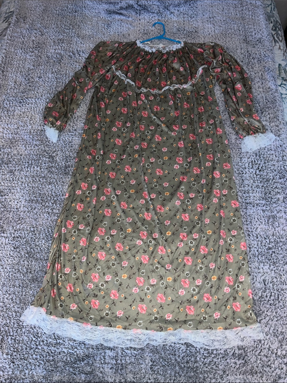 GRANNY’S GOWN (from Little Red Ridinghood)